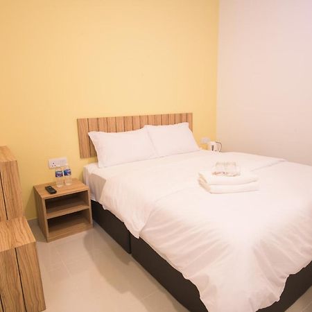 Ltl Guesthouse Johor Bahru Buitenkant foto