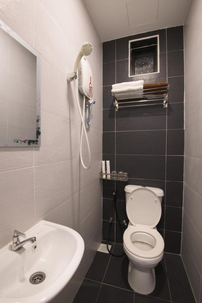 Ltl Guesthouse Johor Bahru Buitenkant foto
